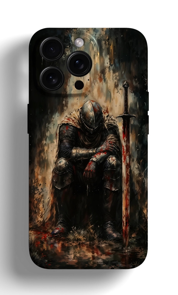 Coque iPhone avec un Chevalier Armé dans une Scène Sombre – Image 1